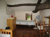 Second twin bedroom (click to enlarge photo)