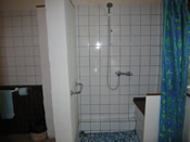 Shower with seat in the en-suite